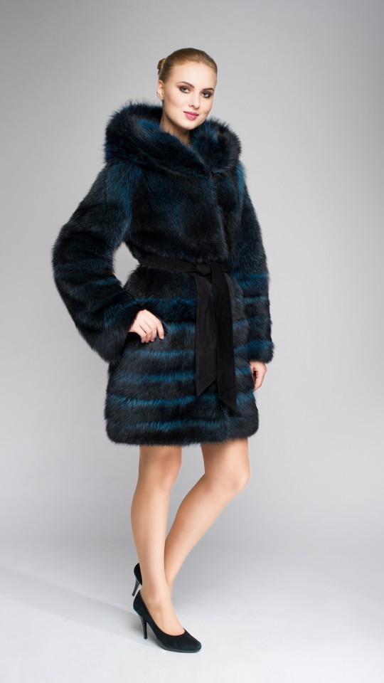Шубы из енота | Купить енотовую шубу в Москве от фабрики ELENA FURS