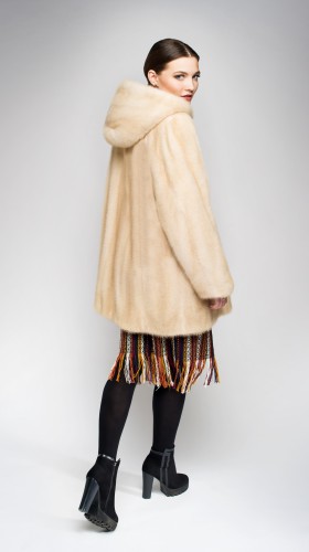 Шуба из меха норки