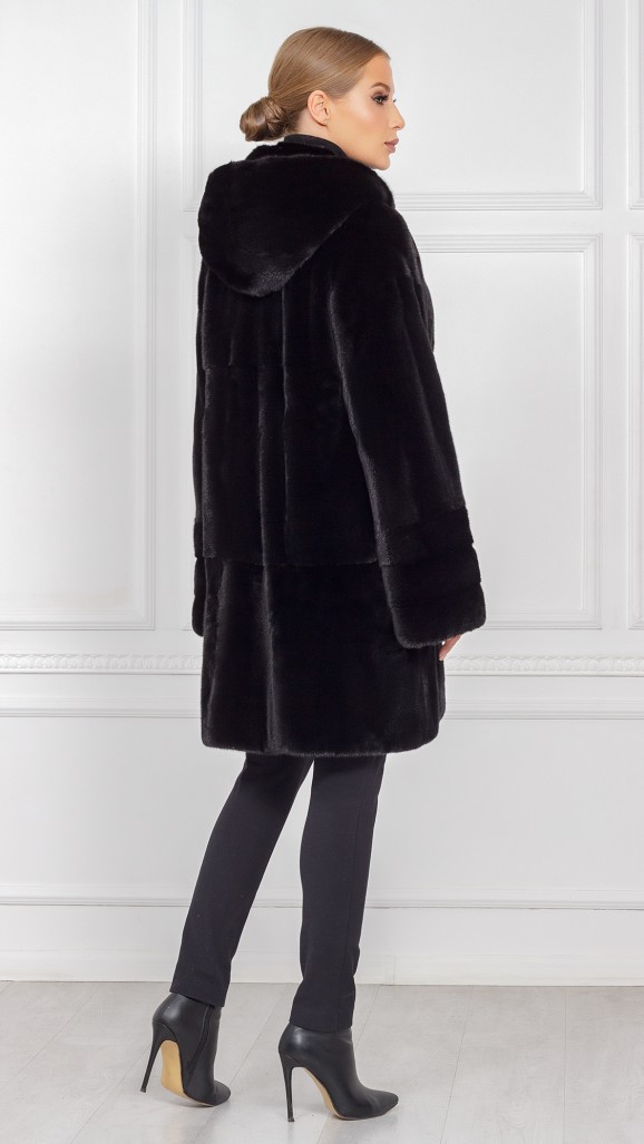 Шуба из меха норки