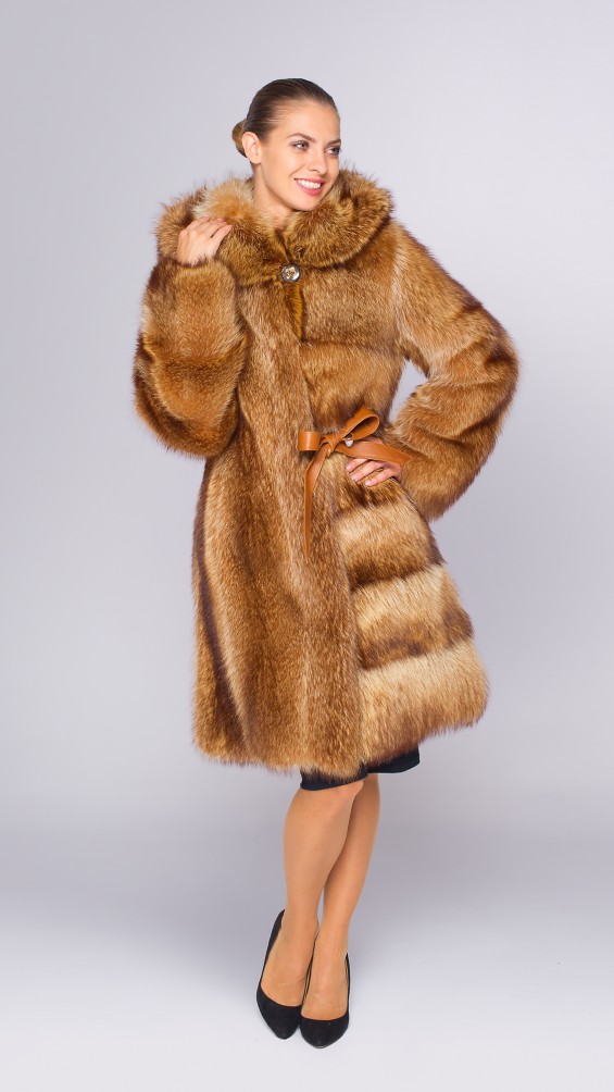 Шубы из енота | Купить енотовую шубу в Москве от фабрики ELENA FURS