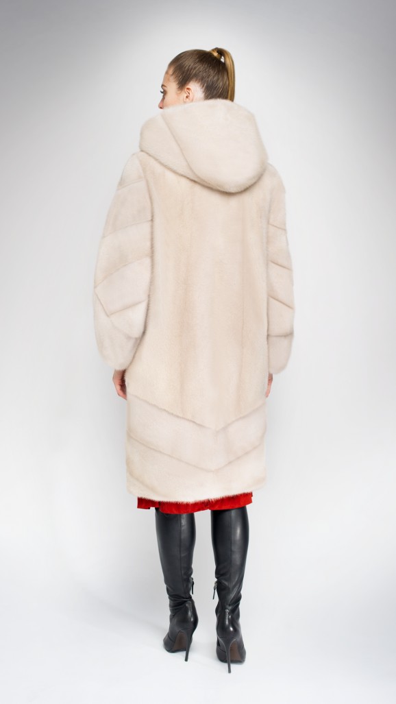 Шуба из меха норки