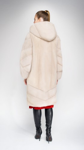 Шуба из меха норки